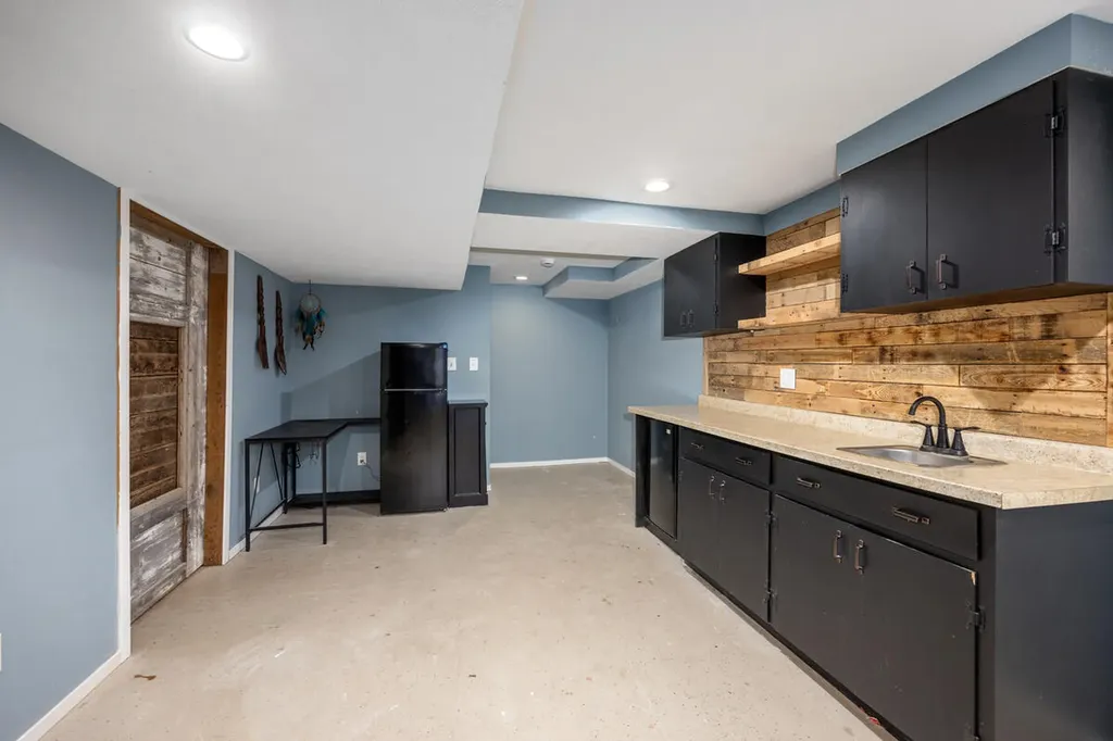 271 Glendale Avenue Holland City MI 49423