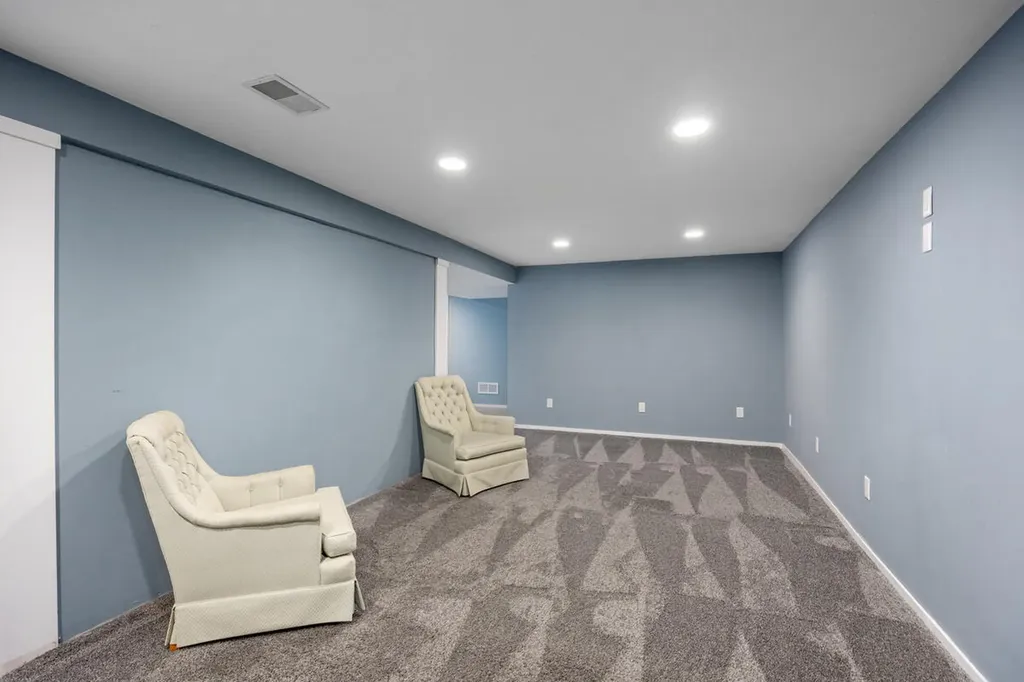 271 Glendale Avenue Holland City MI 49423