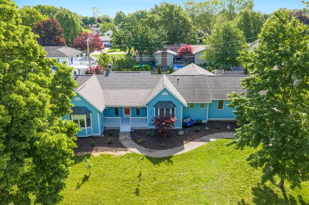 271 Glendale Avenue Holland City MI 49423