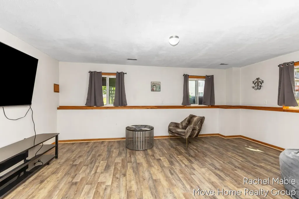 3828 Giddings Avenue SE Grand Rapids City MI 49508