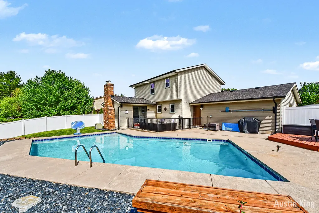 2182 Jamestown Drive SE Kentwood City MI 49508