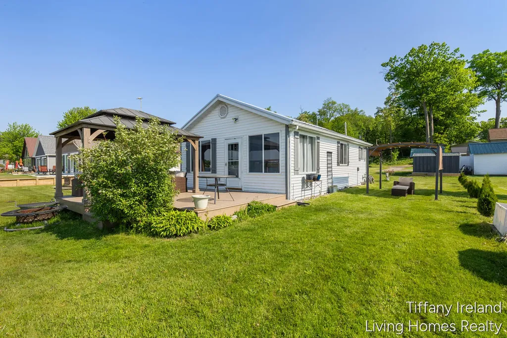 1996 Shore Drive Orleans Township MI 48865