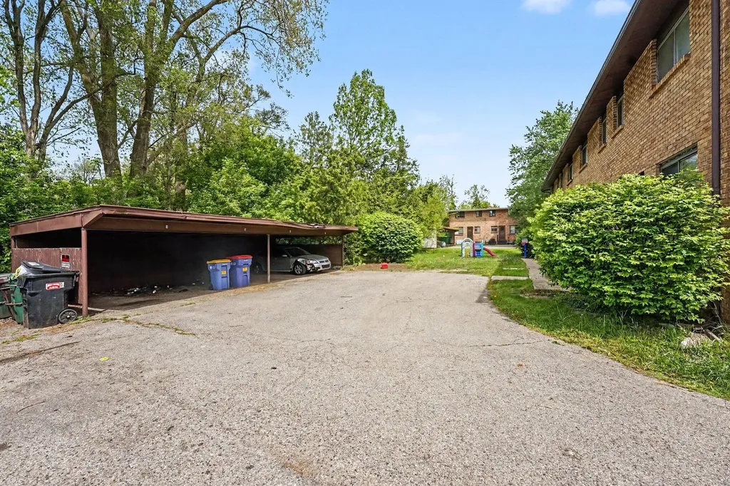 1238 Northfield Avenue NE Grand Rapids City MI 49505