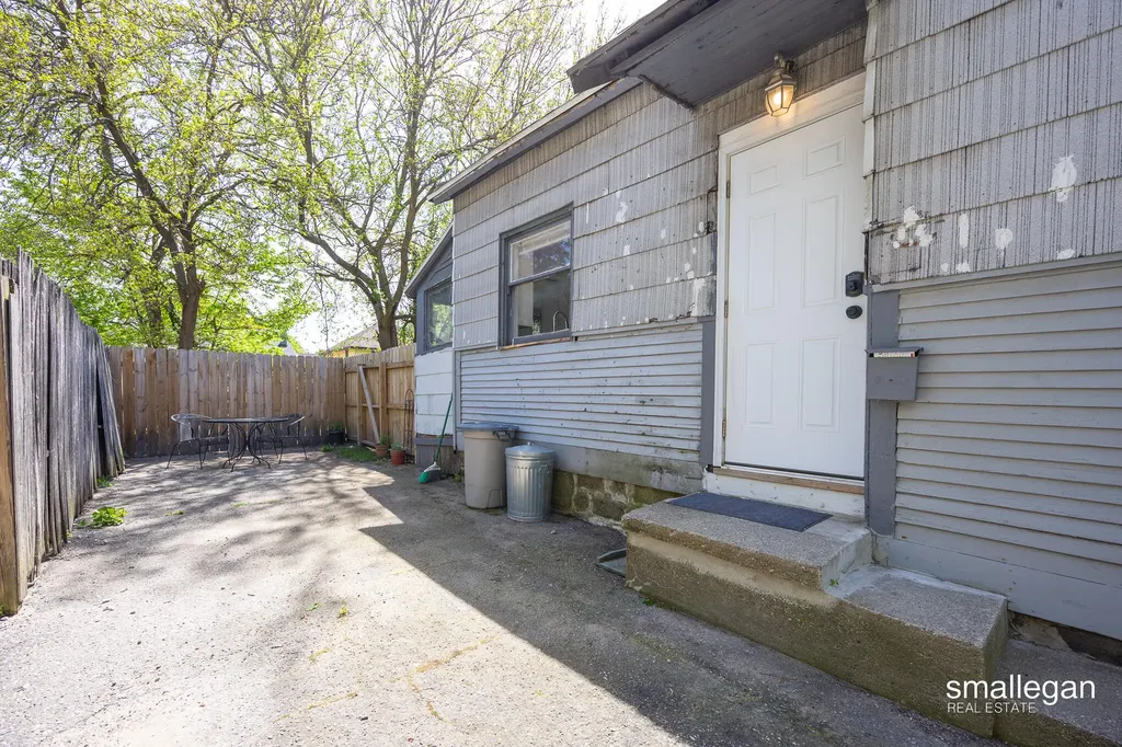 318 Diamond Avenue SE Grand Rapids City MI 49506