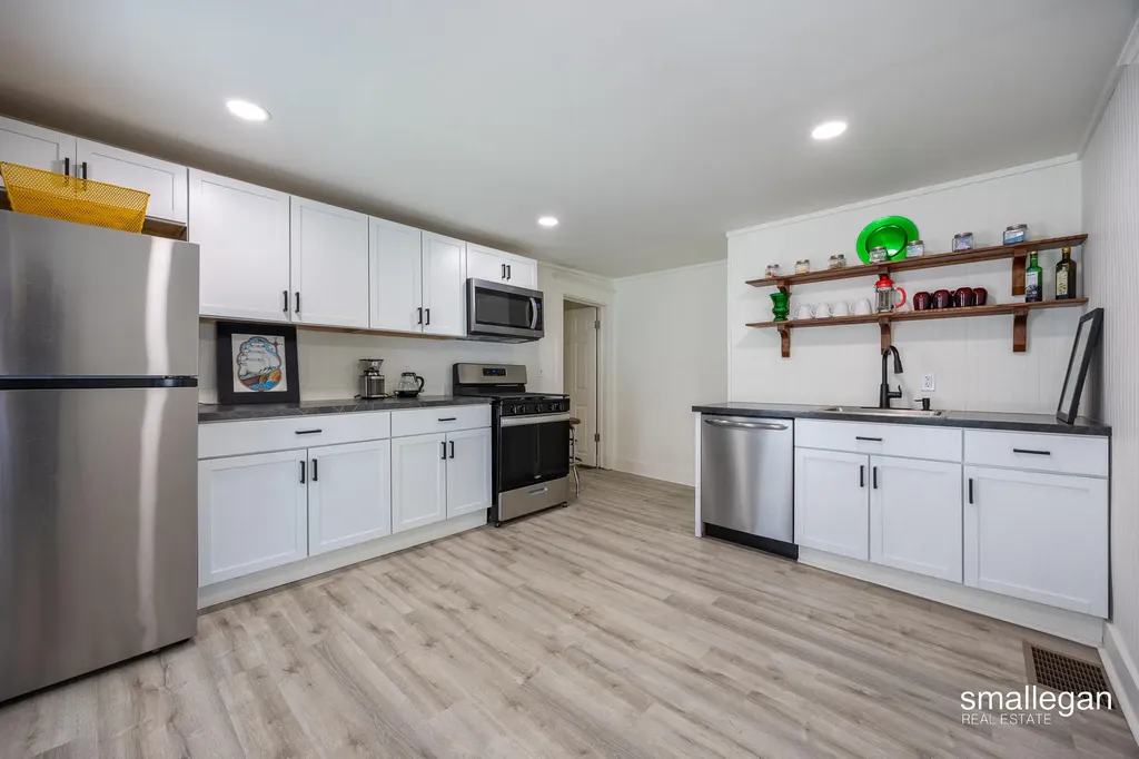 318 Diamond Avenue SE Grand Rapids City MI 49503