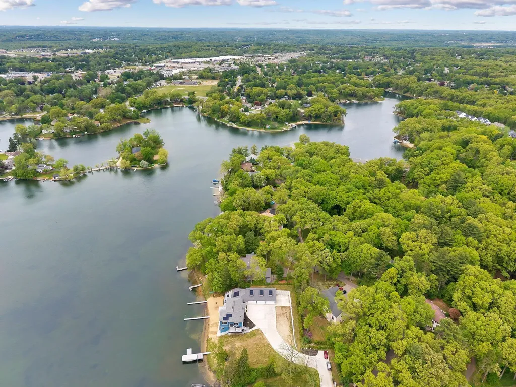 3443 Manderley Drive NE Grand Rapids Charter Township MI 49525