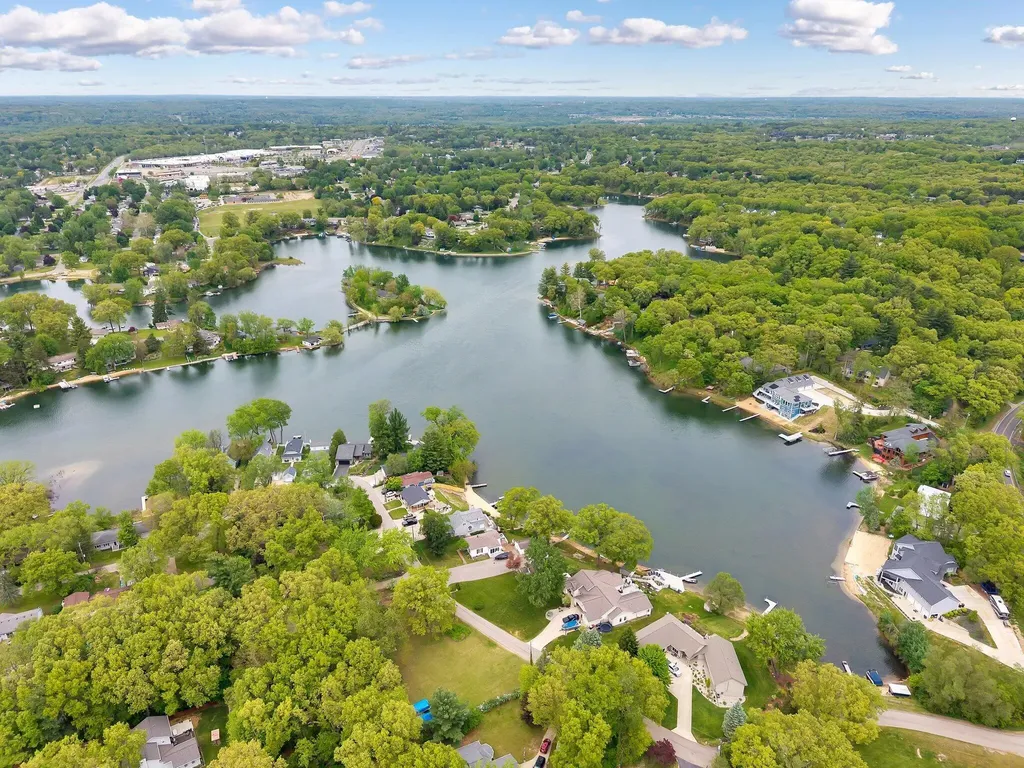 3443 Manderley Drive NE Grand Rapids Charter Township MI 49525