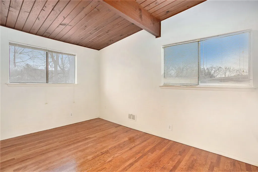 1239 Northfield Avenue NE Grand Rapids City MI 49505