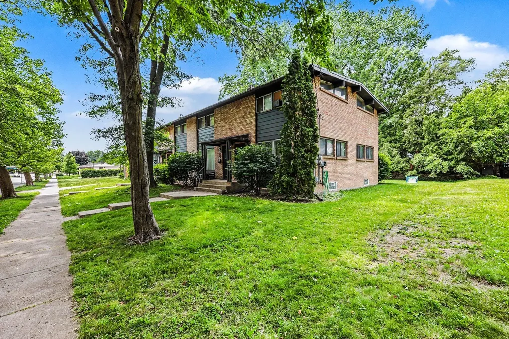 1239 Northfield Avenue NE Grand Rapids City MI 49505