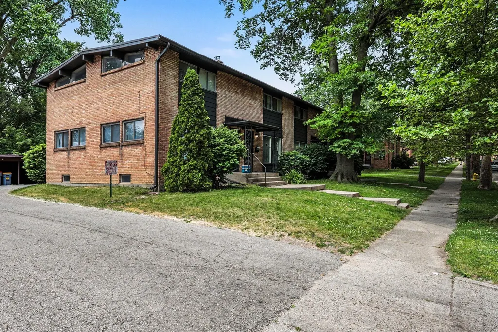 1239 Northfield Avenue NE Grand Rapids City MI 49505