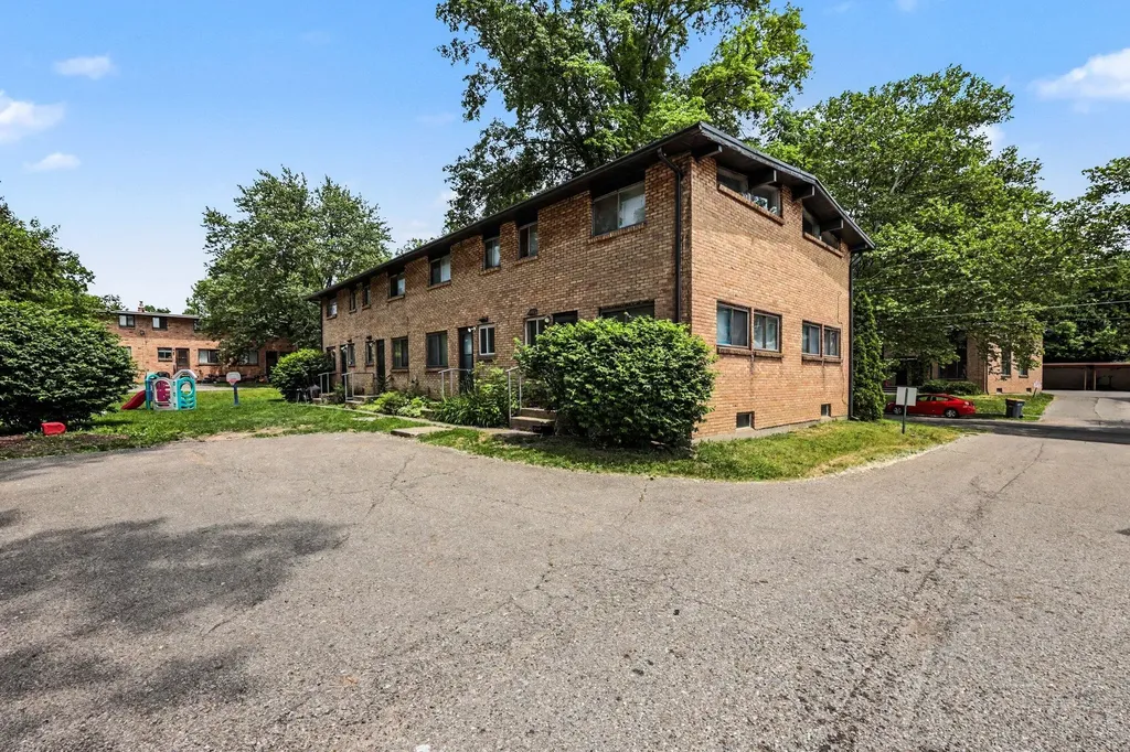 1239 Northfield Avenue NE Grand Rapids City MI 49505