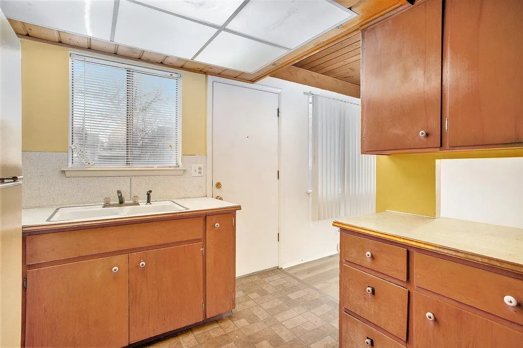 1239 Northfield Avenue NE Grand Rapids City MI 49505