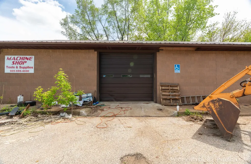 7251 Midland Road Tittabawassee Township MI 48623
