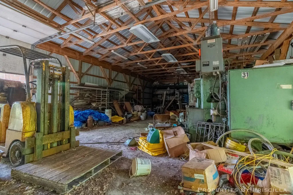 7251 Midland Road Tittabawassee Township MI 48623