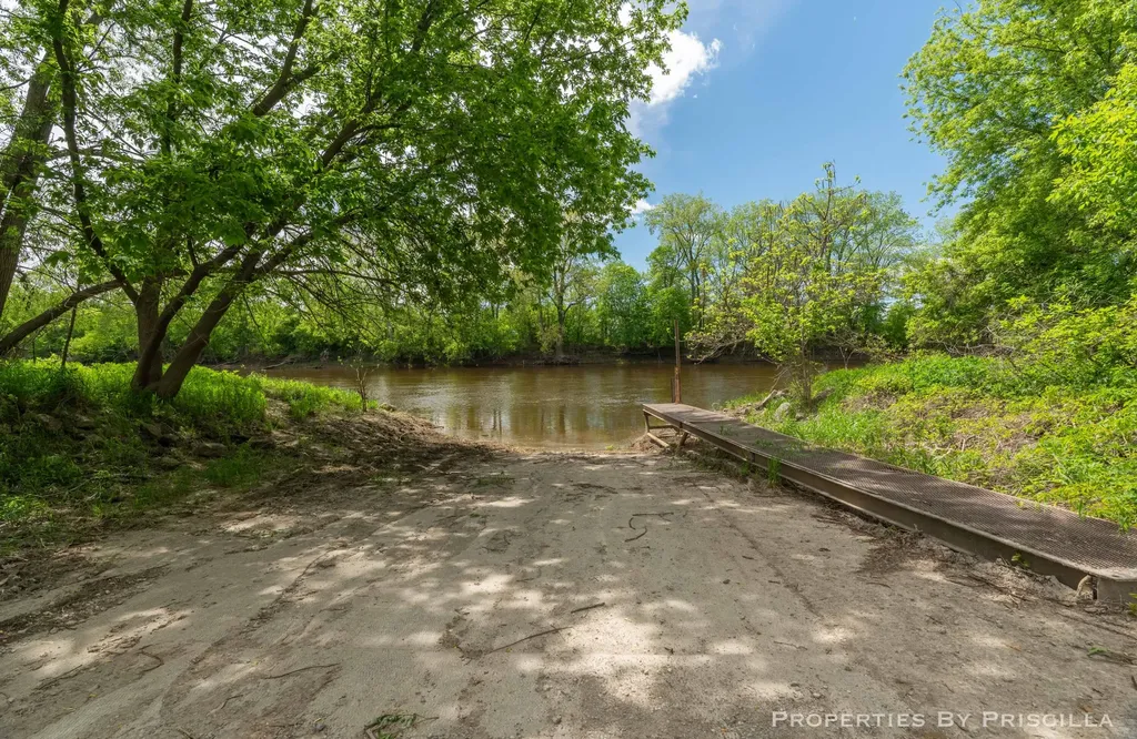 7251 Midland Road Tittabawassee Township MI 48623