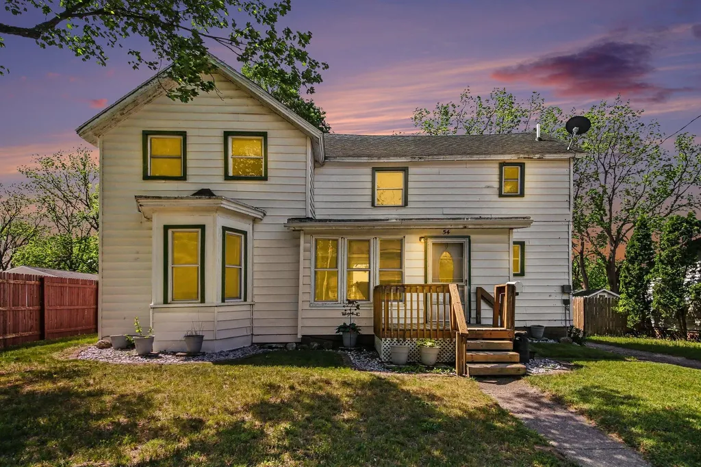 54 Grove Street Coopersville City MI 49404