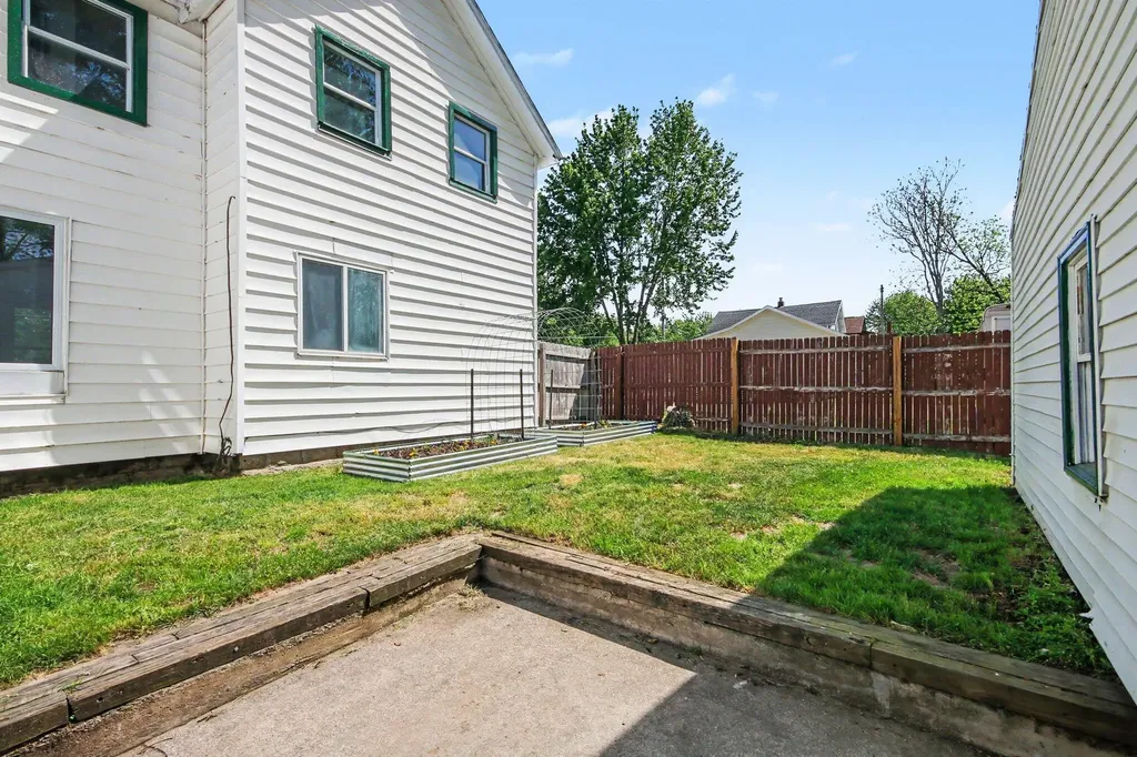 54 Grove Street Coopersville City MI 49404