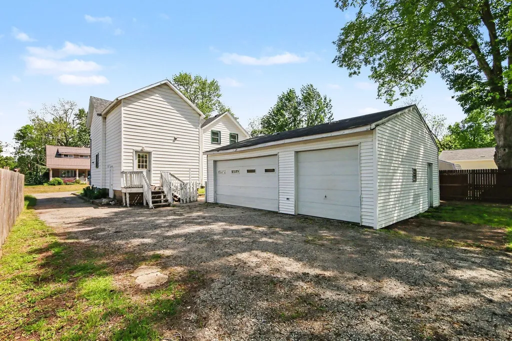 54 Grove Street Coopersville City MI 49404