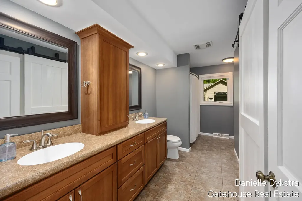 4063 Cambridge Drive Georgetown Charter Township MI 49426