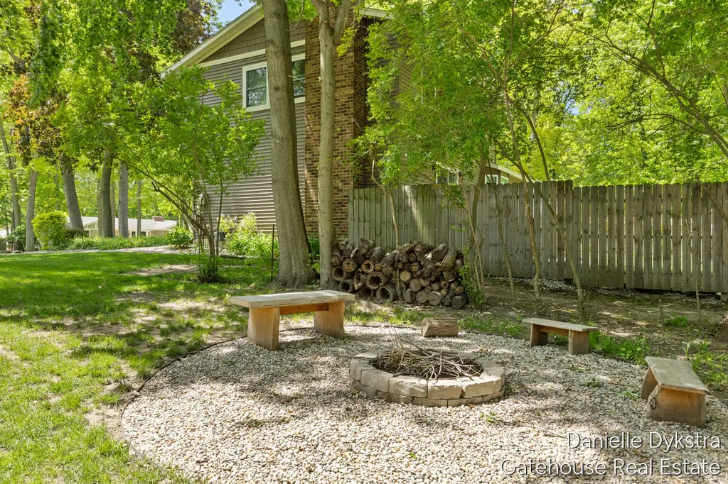 4063 Cambridge Drive Georgetown Charter Township MI 49426