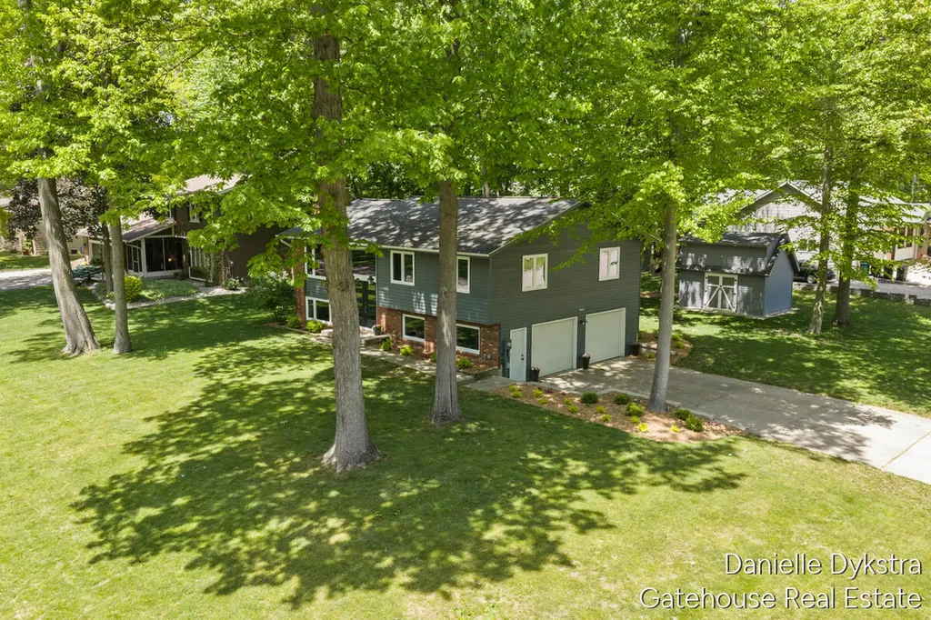 4063 Cambridge Drive Georgetown Charter Township MI 49426