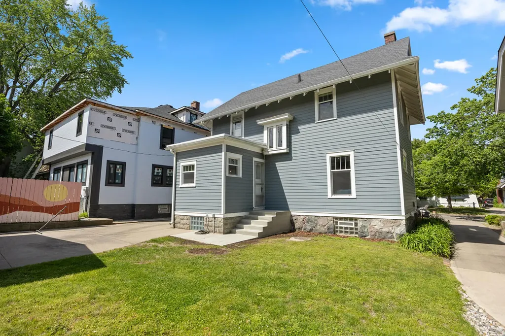 220 Hampton Avenue SE Grand Rapids City MI 49506