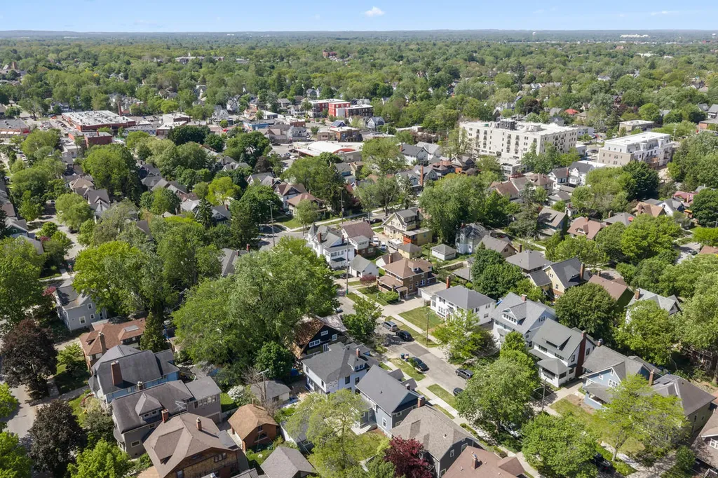 220 Hampton Avenue SE Grand Rapids City MI 49506