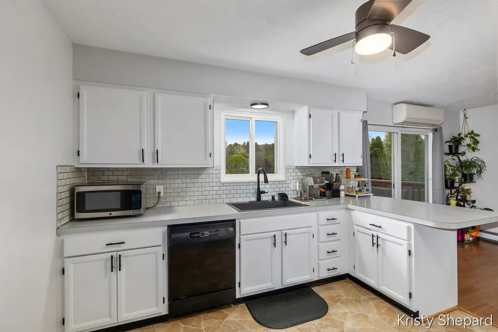 222 York View Place NW Alpine Township MI 49321