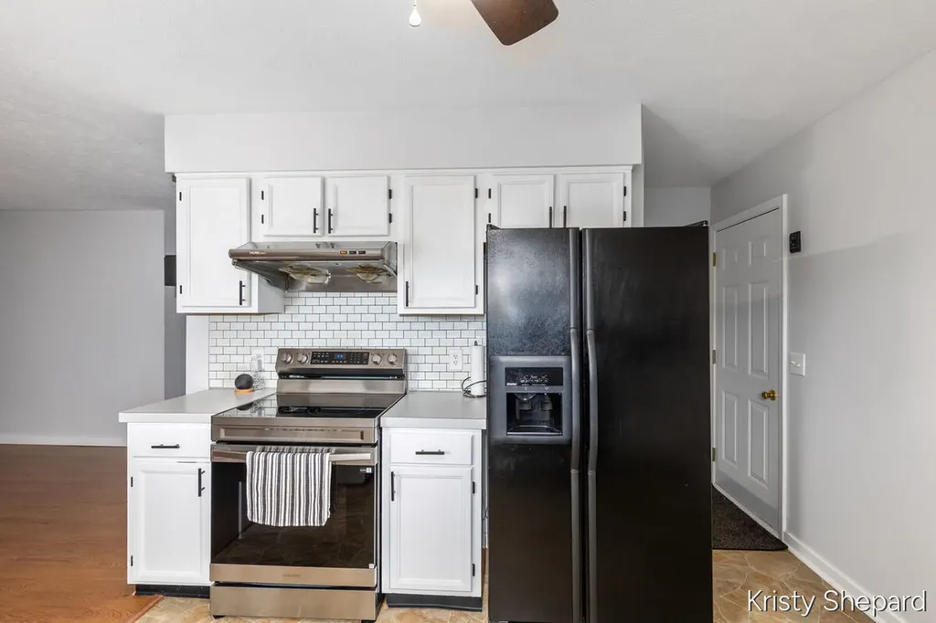 222 York View Place NW Alpine Township MI 49321