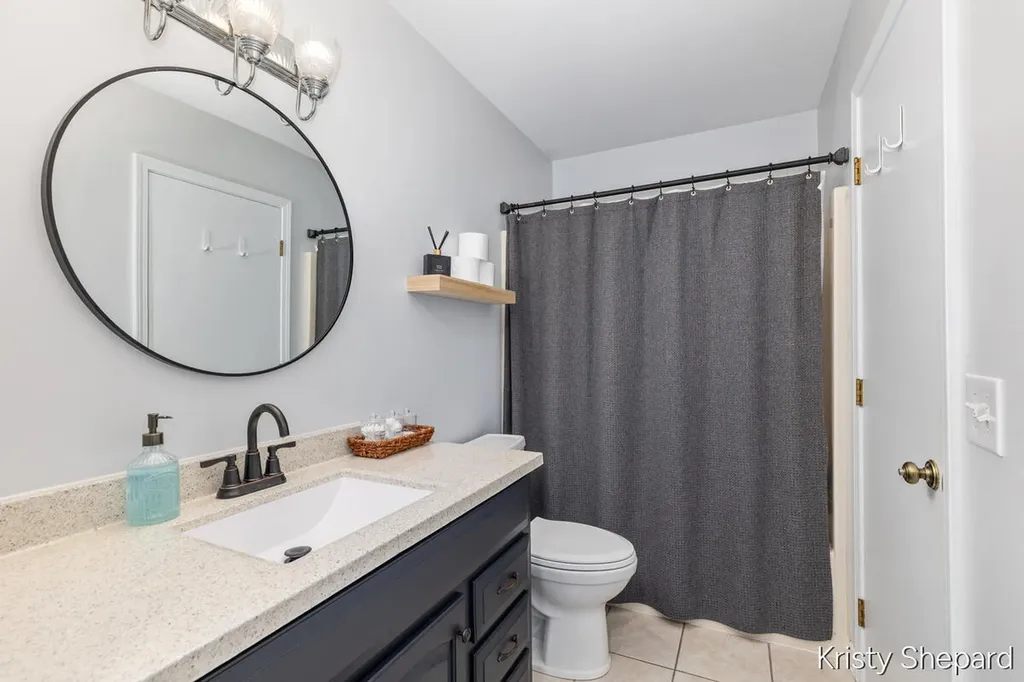 222 York View Place NW Alpine Township MI 49321