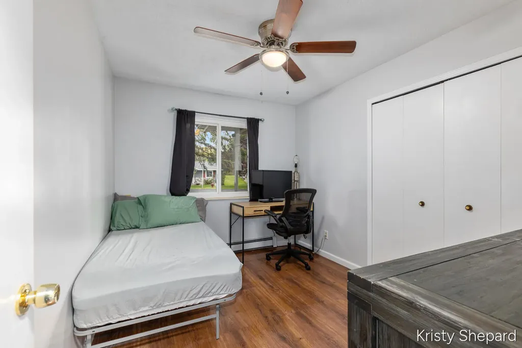 222 York View Place NW Alpine Township MI 49321