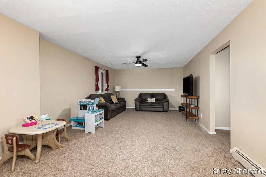 222 York View Place NW Alpine Township MI 49321