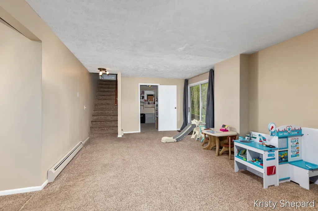 222 York View Place NW Alpine Township MI 49321