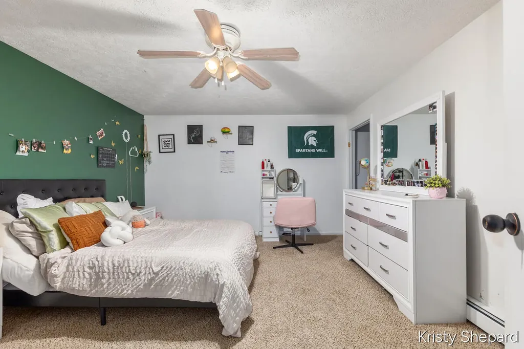 222 York View Place NW Alpine Township MI 49321