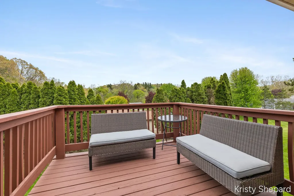 222 York View Place NW Alpine Township MI 49321