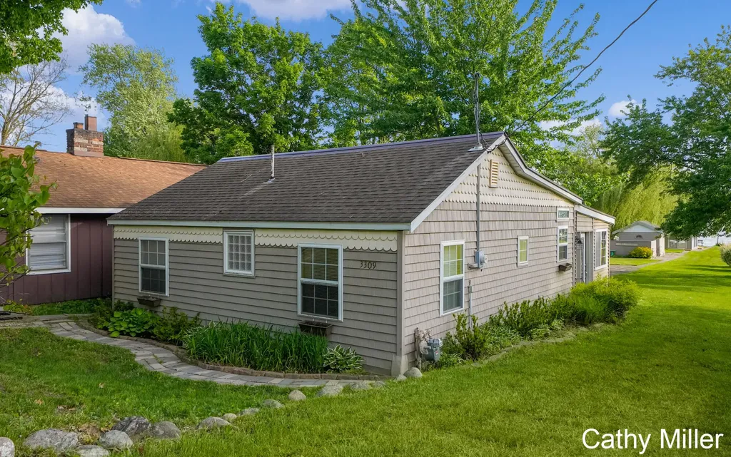 3309 Dumont Lake Drive Allegan Township MI 49010