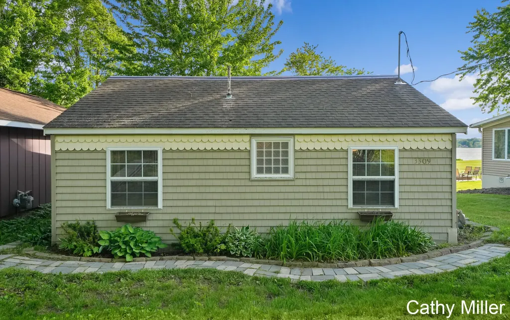 3309 Dumont Lake Drive Allegan Township MI 49010