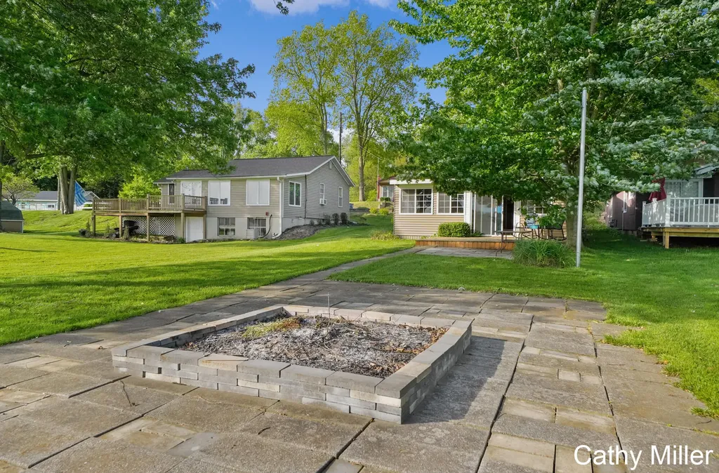 3309 Dumont Lake Drive Allegan Township MI 49010