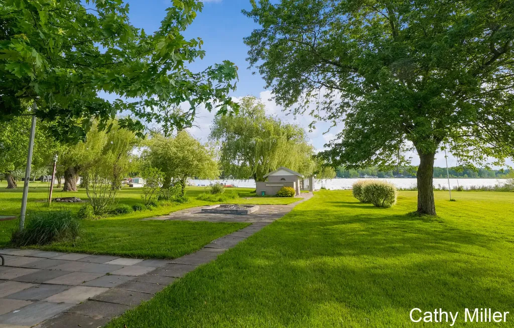 3309 Dumont Lake Drive Allegan Township MI 49010