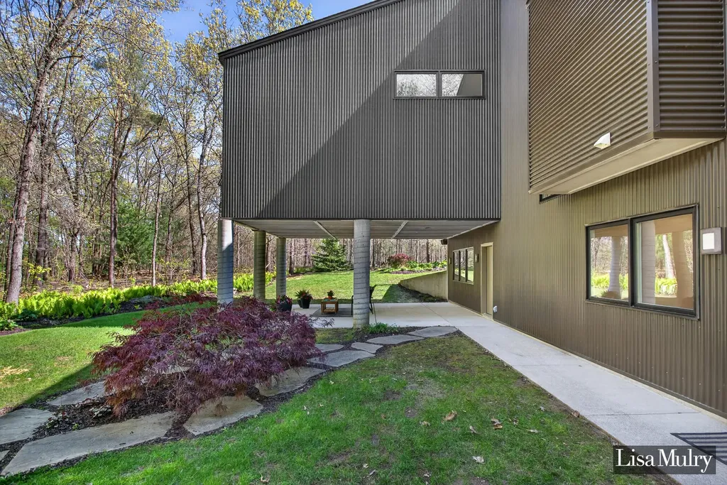 1304 Amelanchier Lane Lowell Charter Township MI 49331