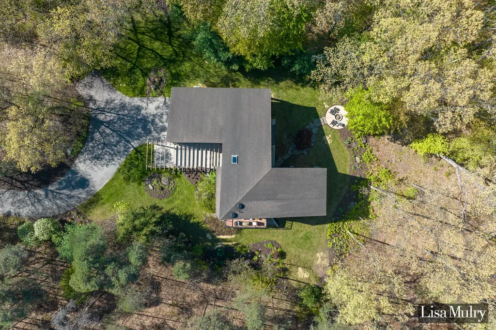 1304 Amelanchier Lane Lowell Charter Township MI 49331