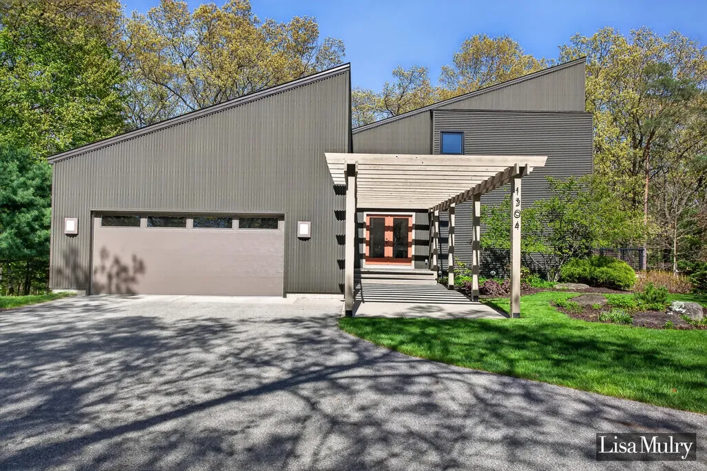 1304 Amelanchier Lane Lowell Charter Township MI 49331