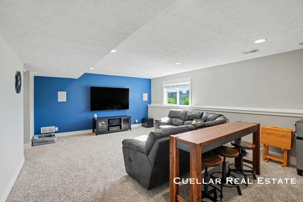 250 Ira Spring Road Holland Charter Township MI 49423