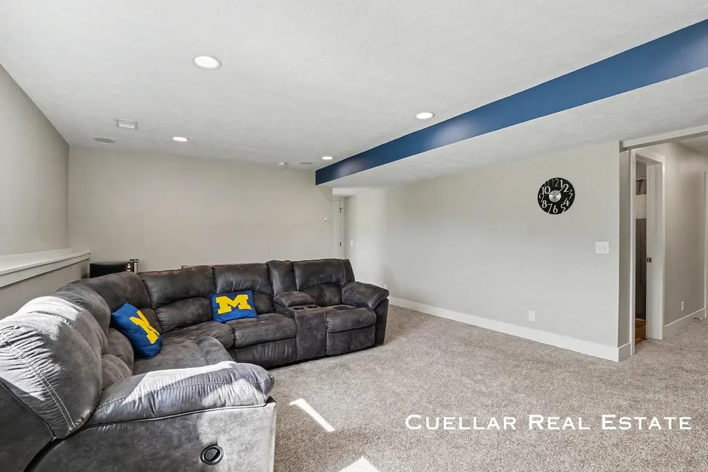 250 Ira Spring Road Holland Charter Township MI 49423
