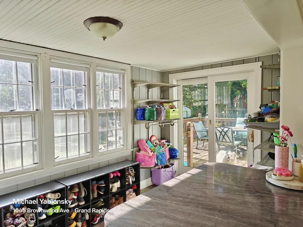 1045 Brownwood Avenue NW Grand Rapids City MI 49504