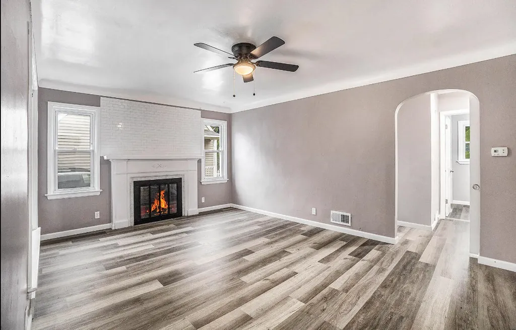 2328 Monroe Avenue NE Grand Rapids City MI 49505