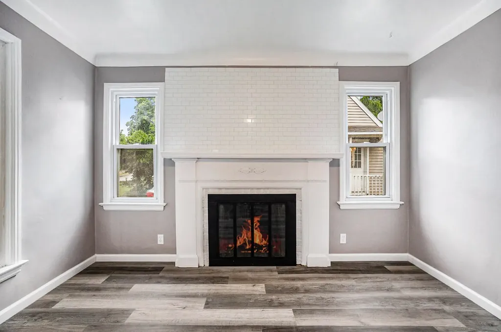 2328 Monroe Avenue NE Grand Rapids City MI 49505