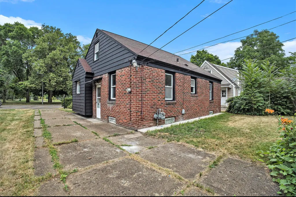 2328 Monroe Avenue NE Grand Rapids City MI 49505