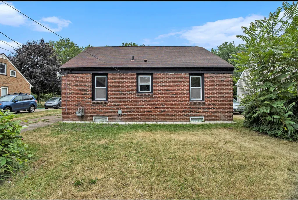 2328 Monroe Avenue NE Grand Rapids City MI 49505