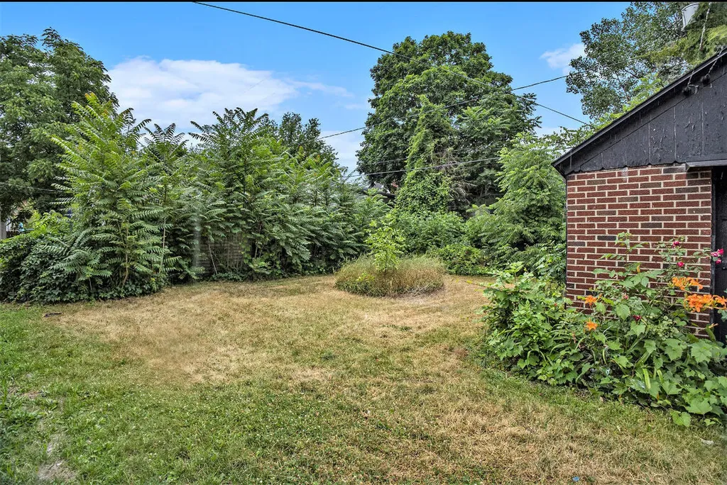 2328 Monroe Avenue NE Grand Rapids City MI 49505